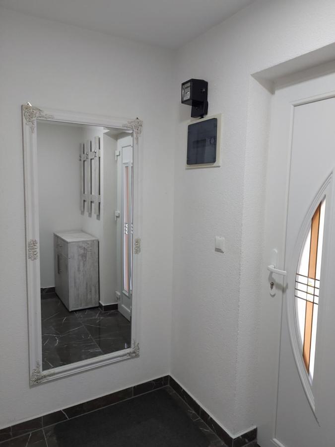 Malm Travnik Apartment Bagian luar foto
