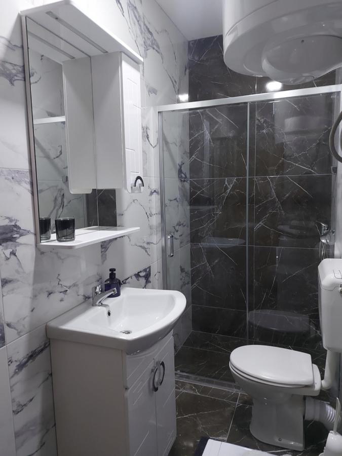 Malm Travnik Apartment Bagian luar foto