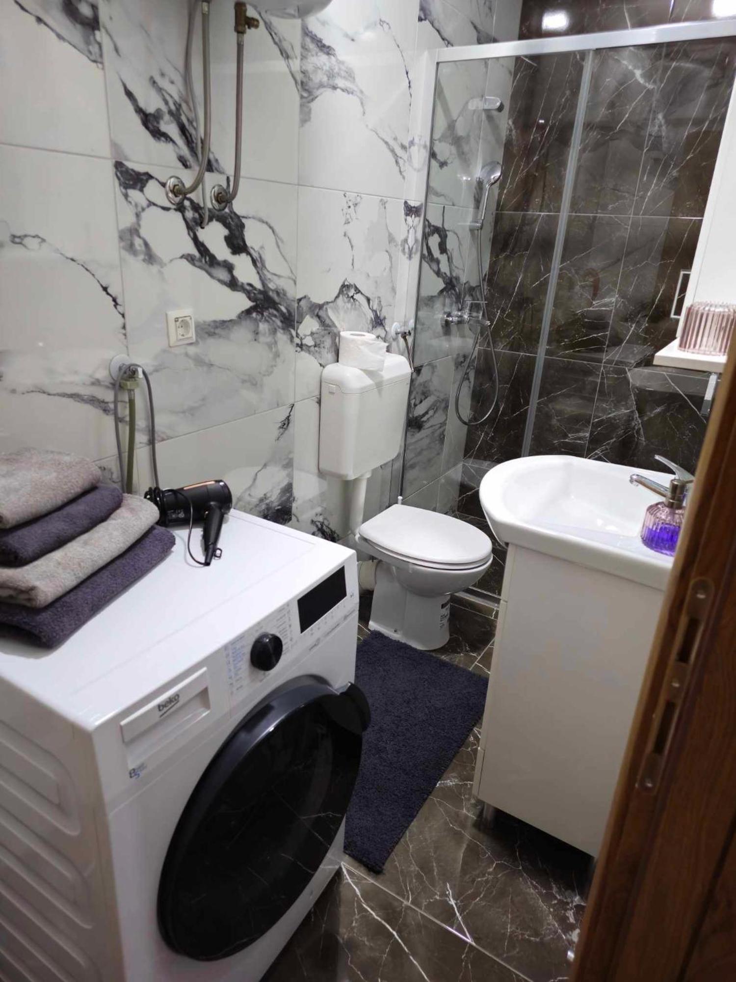 Malm Travnik Apartment Bagian luar foto