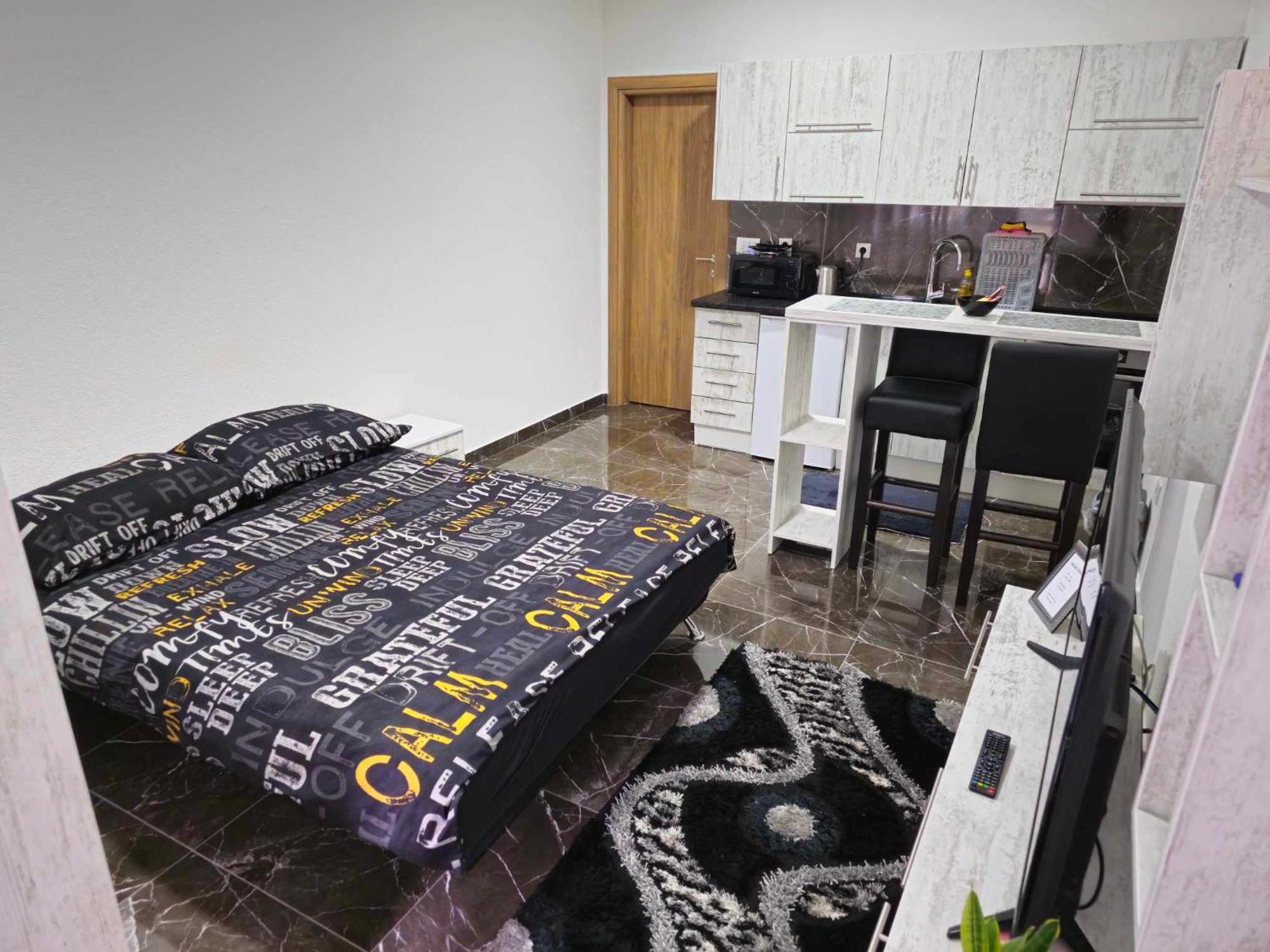 Malm Travnik Apartment Bagian luar foto