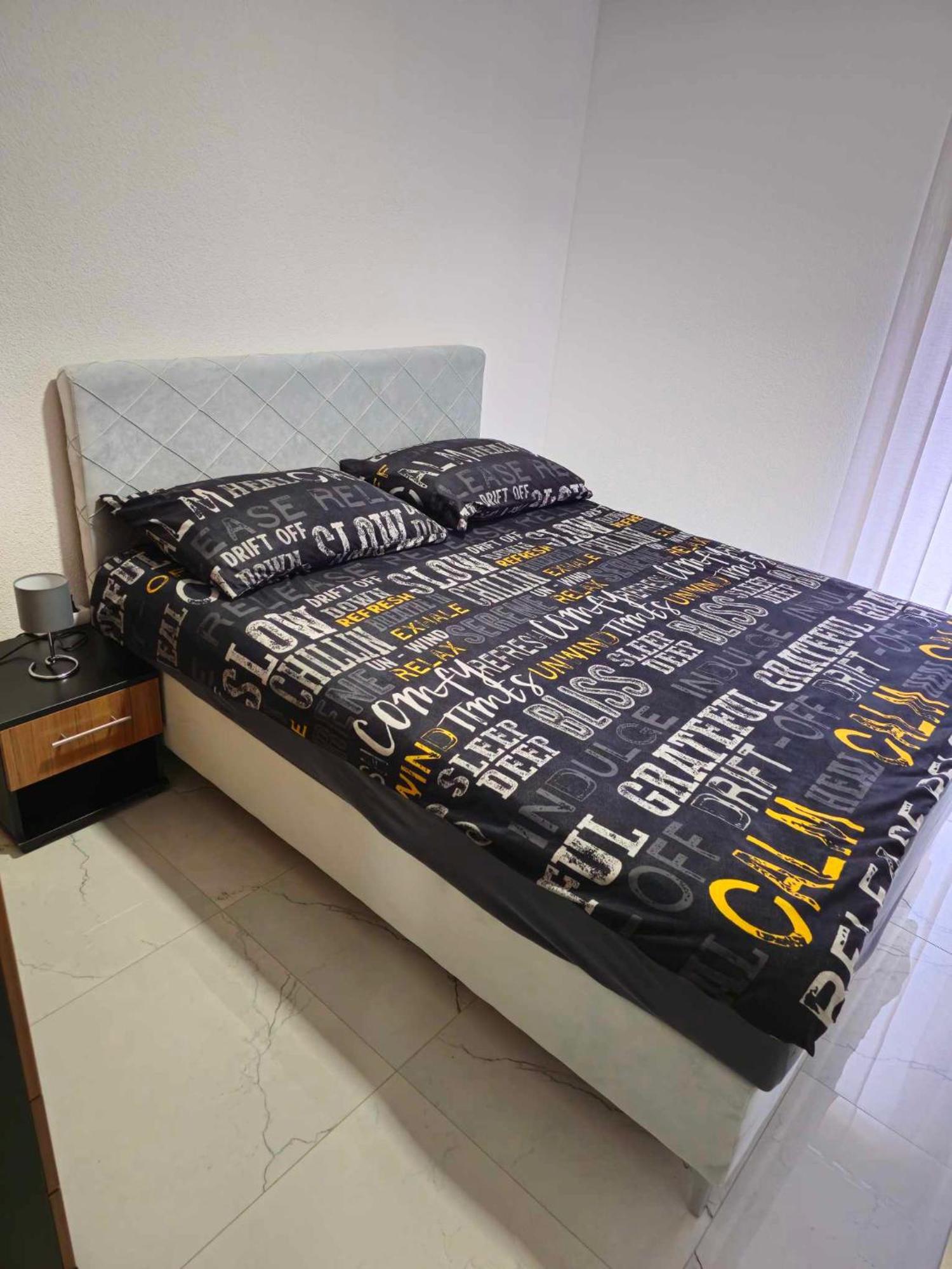 Malm Travnik Apartment Bagian luar foto